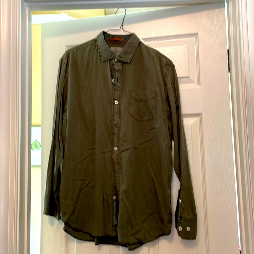 Men’ casual button down shirt